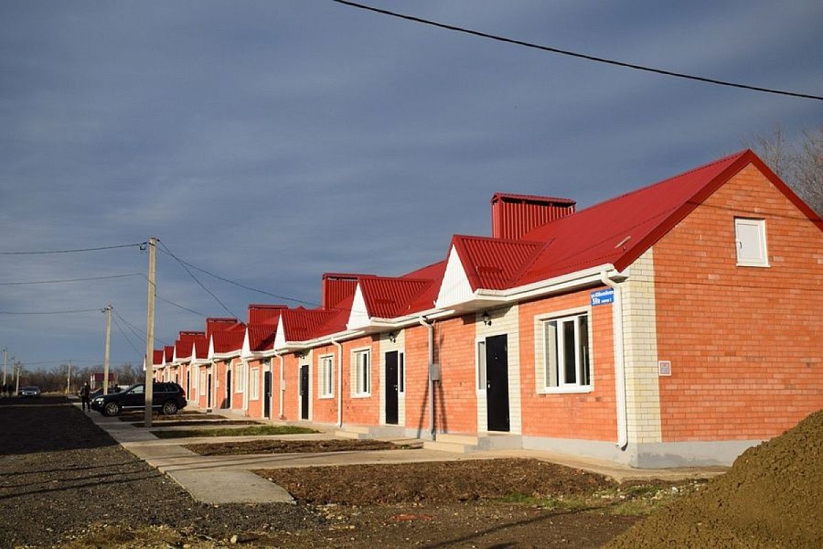 В станице Каневской по госпрограмме «Дети Кубани» жилье получили 27 человек