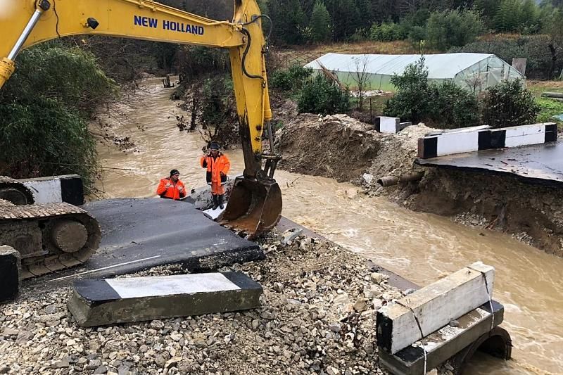 В Сочи мост через реку Чахцуцыр восстановят в течение месяца
