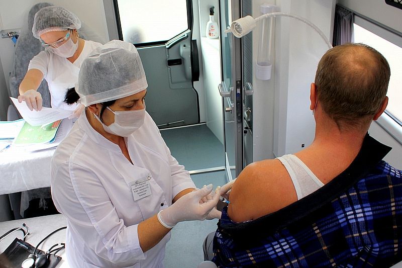 Более 8 млн россиян привились от коронавируса