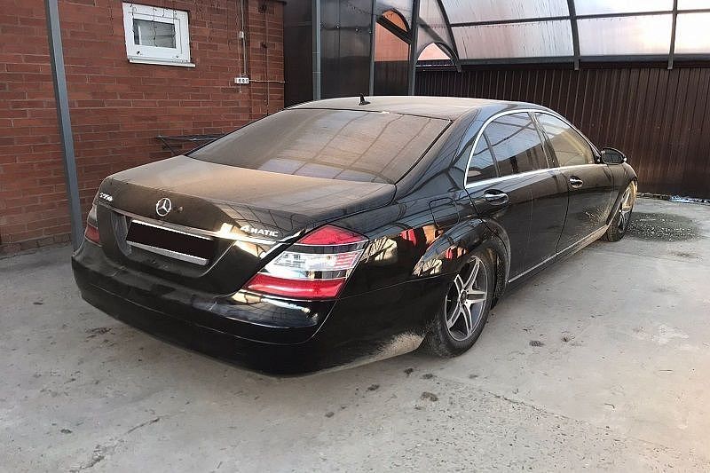 В Краснодарском крае директор фирмы лишился Mercedes-Benz S-класса за неуплату налогов