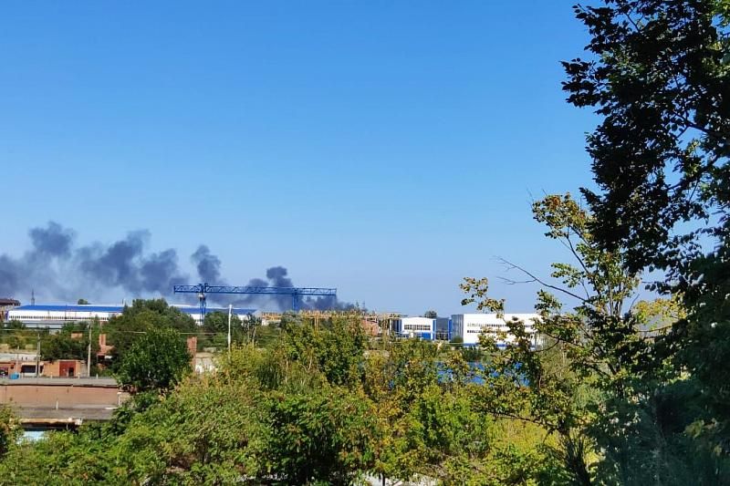 Крупный пожар тушат в пригороде Краснодара