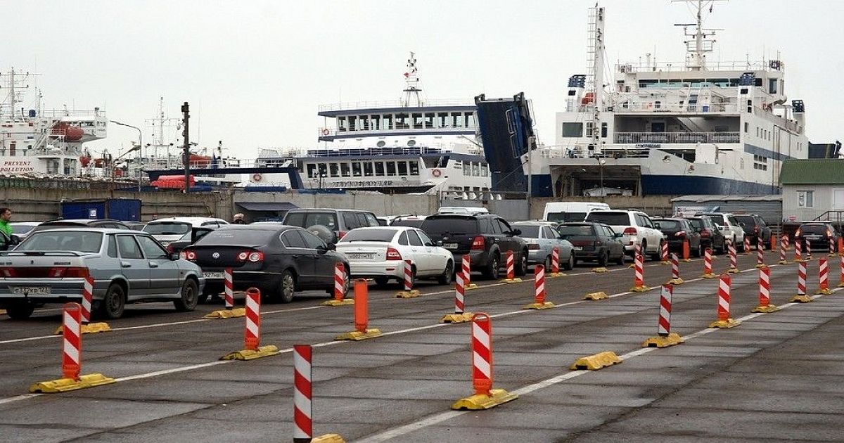 Губернатор посетил порт кавказ. Порт кавказ. События в порту кавказ. Порт кавказ ремонтное судно. Паром керчь кавказ.