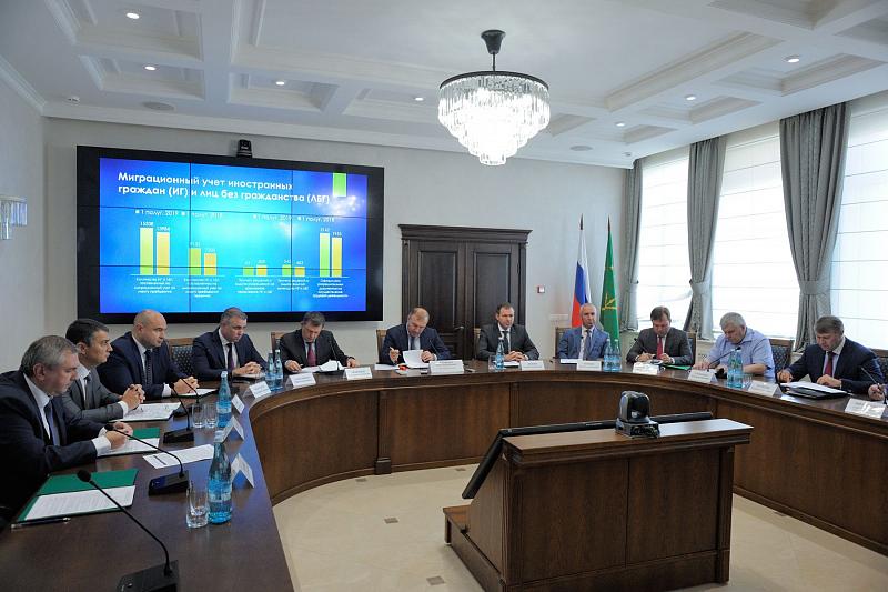 Мурат Кумпилов провел координационное совещание по обеспечению правопорядка в Республике Адыгея