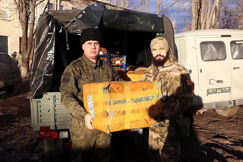 Заместители атамана Кубанского казачьего войска доставили гуманитарную помощь в зону СВО