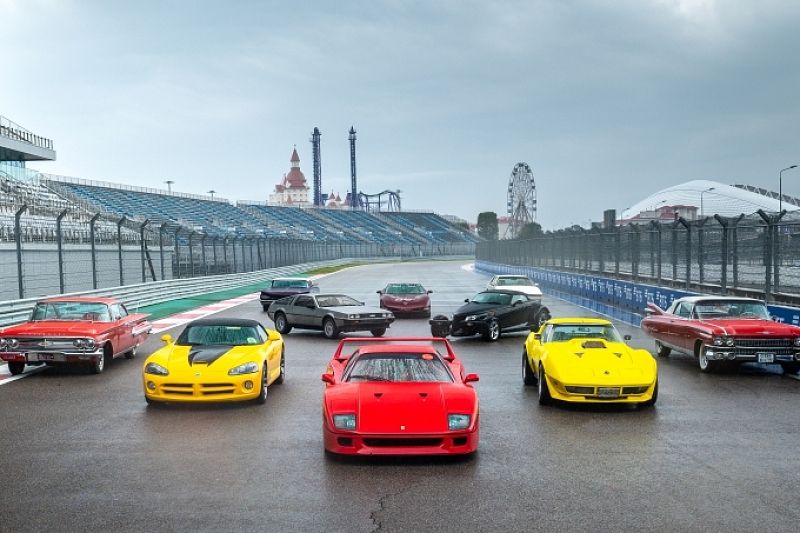 DeLorean и Ferrari F40: на гоночной трассе в Сочи устроили заезд легендарных авто