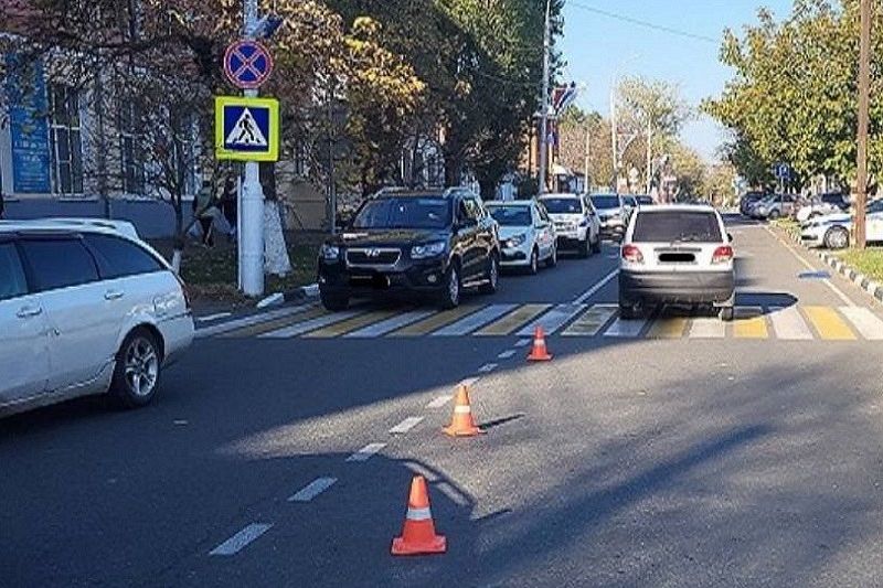 В Краснодарском крае женщина на иномарке сбила пенсионерку на пешеходном переходе