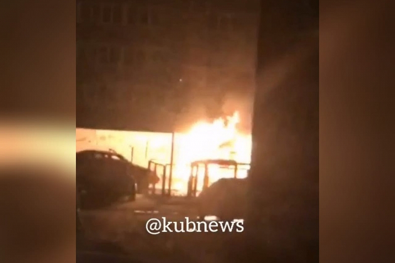 В Краснодаре 3 декабря сгорел автомобиль на улице 2-я Целиноградская