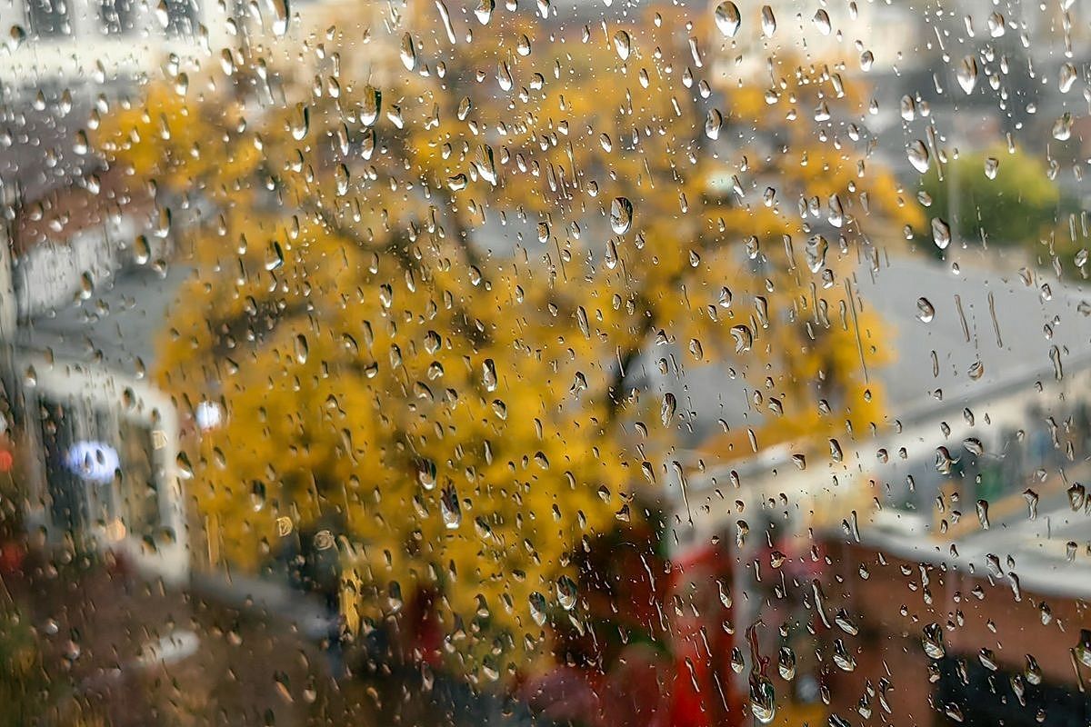 Штормовое предупреждение об опасной непогоде продлили в Краснодарском крае