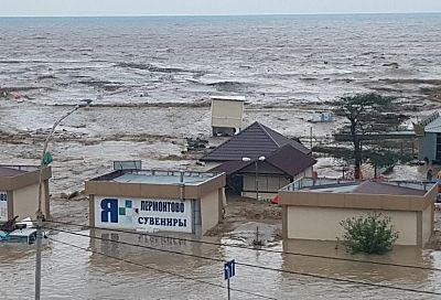 Из-за сильных дождей на Кубани оказались подтопленными сотни придворовых территорий