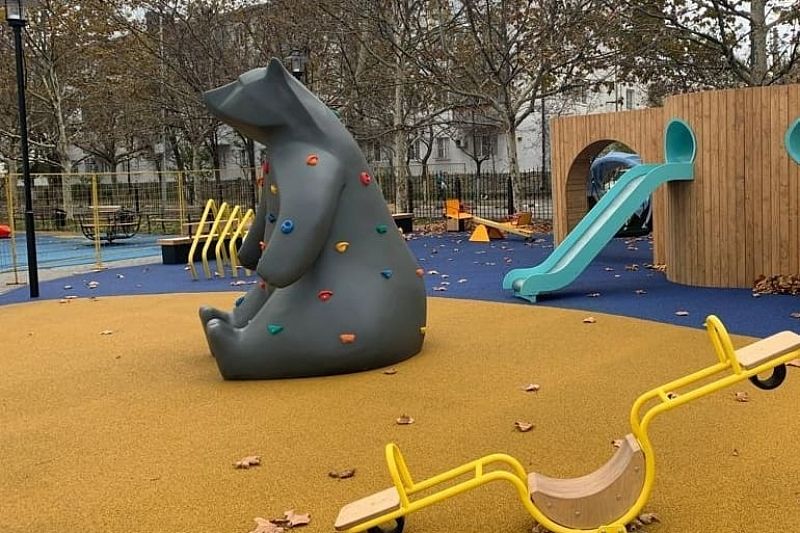 В Новороссийске откроют детскую площадку с огромным медведем-скалодромом