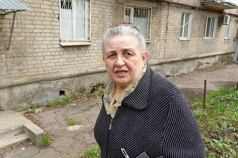 Зинаида Владимировна пережила много горя, но уезжать с родного Донбасса не собирается. Уверена, что это самое лучшее место на земле. Потому что – родина.