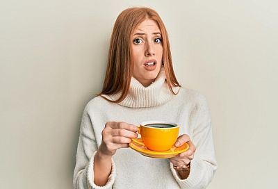 Смените привычку: начинать день не с кофе, а чая или молока полезнее