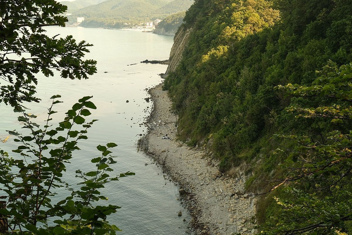 Более 2,2 млн туристов принял Туапсинский округ в курортный сезон