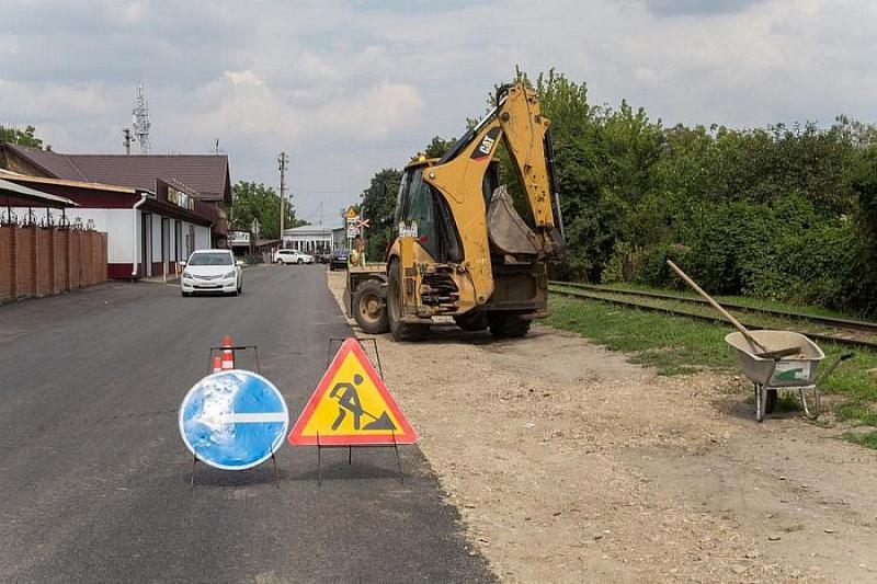 В Краснодарском крае после дождей возобновлены дорожные работы