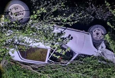 18-летний пассажир опрокинувшегося ВАЗа погиб в Краснодарском крае