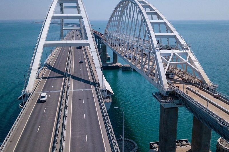 Новый рекорд: по Крымскому мосту за сутки проехало почти 36,4 тысячи автомобилей