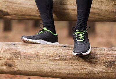 До гениальности просто: мужчина спрятал незадекларированные украшения в обуви 