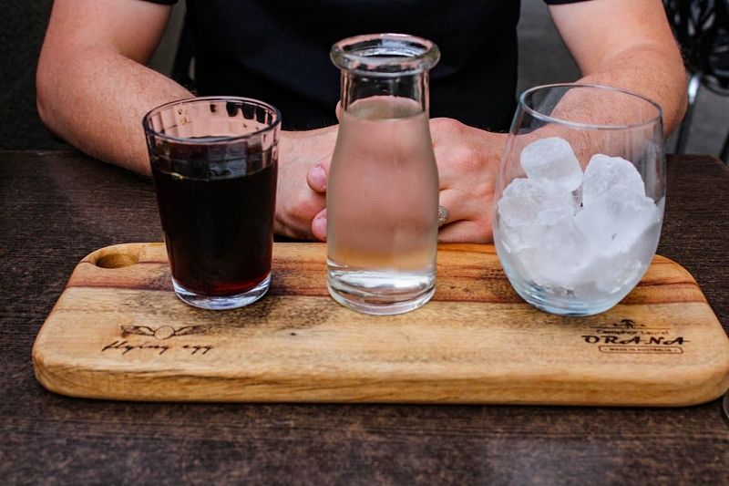 Диетолог рекомендовала выпивать не более стакана покупного кваса в день