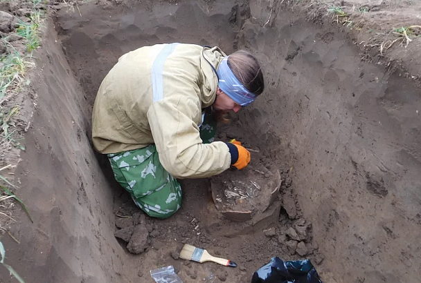 Захоронение средневекового воина обнаружили археологи на месте строительства дороги