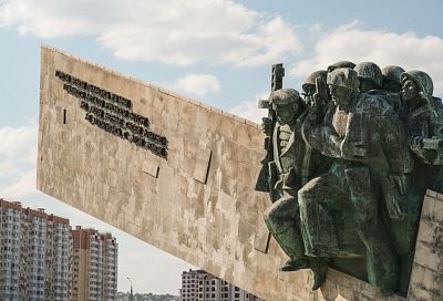 Полиция Новороссийска ищет вандалов осквернивших мемориал «Малая Земля»