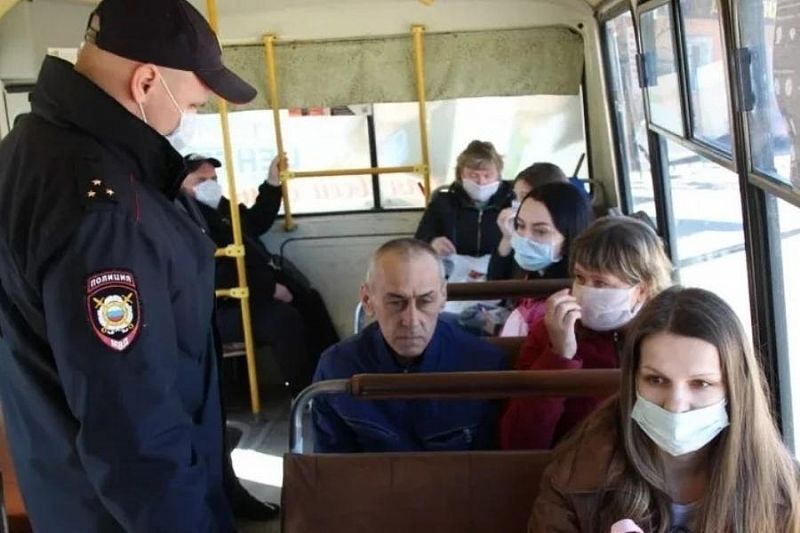На соблюдение масочного режима проверили почти 6 тысяч единиц общественного транспорта в Краснодаре 