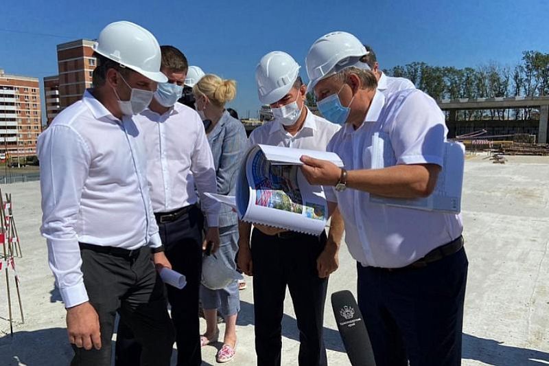 Строительство акушерско-гинекологического корпуса в Кореновске выполнено на 77%