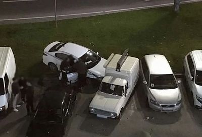 В Краснодаре таксист разбил четыре припаркованных авто