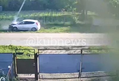 Две школьницы на Hyundai врезались в столб. Владельцу иномарки грозит крупный штраф