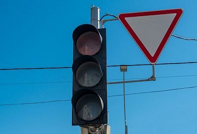 В Краснодаре на оживленном перекрестке не будут работать светофоры