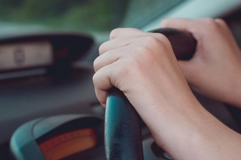 Права для подростков: в ГИБДД поддержали инициативу выдавать водительские удостоверения несовершеннолетним