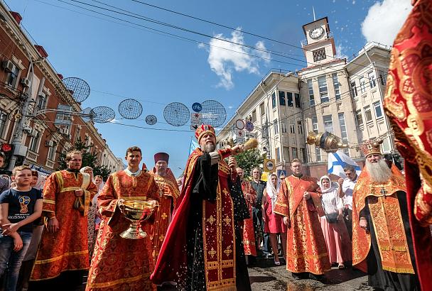 Крестный ход в память о семье Романовых провели в Краснодаре