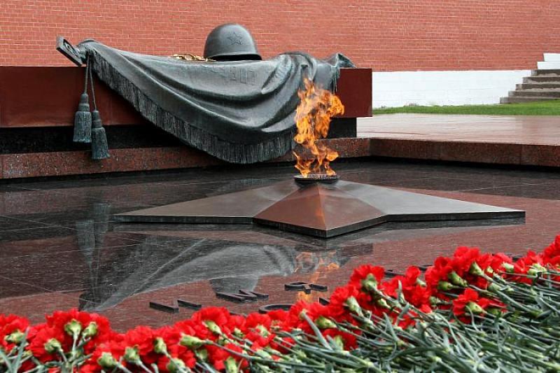 С тысячи воинских захоронений в Краснодарском крае соберут землю