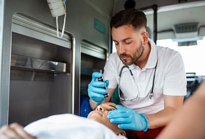 Чернышов предложил ввести 13-ю зарплату для учителей и медиков на федеральном уровне