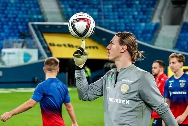 «Вернулся в ностальгию»: Сафонов надеется сыграть на стадионе в Краснодаре