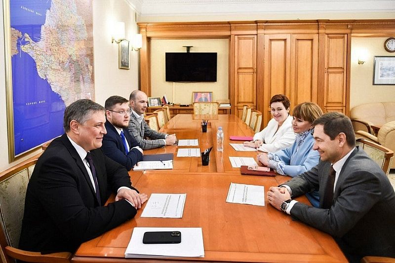 Первый вице-губернатор Кубани Игорь Галась встретился с Председателем Юго-Западного банка Сбера