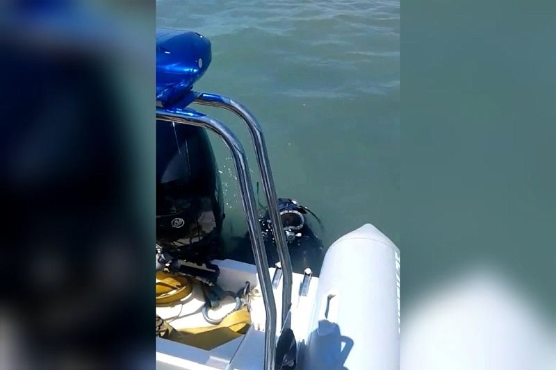 Спасатели возобновили поиски унесенных в море в июне туристов в Сочи