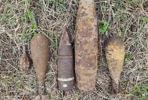 На Кубани росгвардейцы уничтожили 12 боеприпасов времен Великой Отечественной