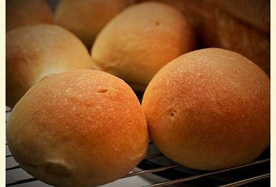 Запеканку больше дети не просят приготовить, потому что весь творог уходит на выпечку утренних булочек - легких как пух