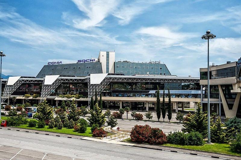 Аэропорт Сочи эвакуировали из-за сообщения о минировании