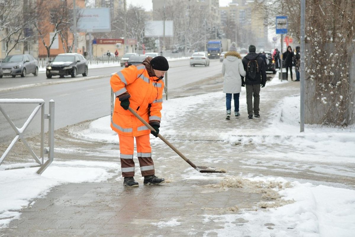 Почти 180 нарушений со стороны управляющих компаний по уборке снега выявили в Краснодарском крае