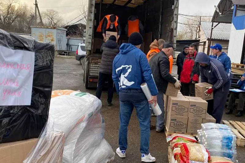Продукты, средства гигиены, лекарства: на Кубани открыты более 50 пунктов сбора помощи для беженцев 