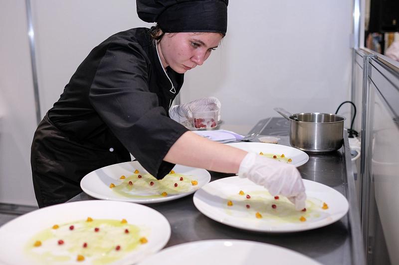 В Краснодаре молодые повара борются за победу в конкурсе «Олимп вкуса»