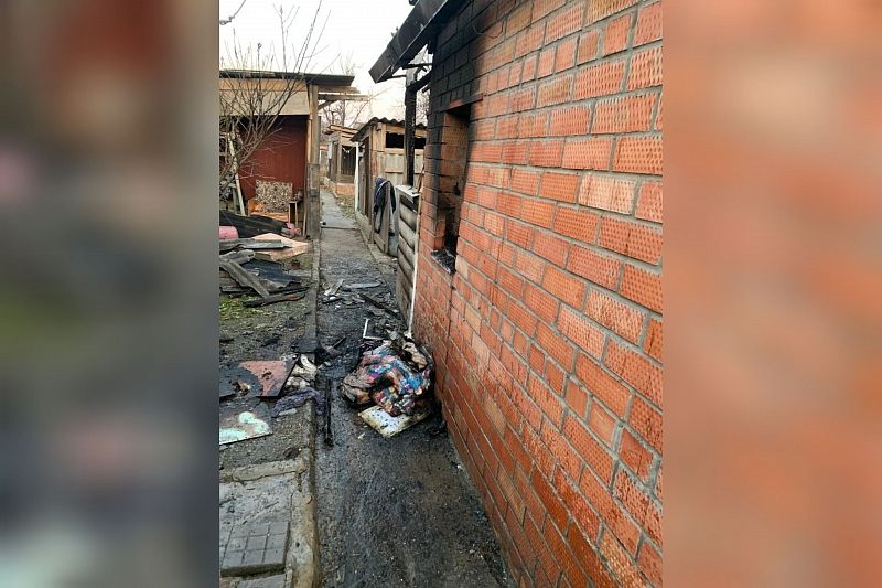 СК устанавливает обстоятельства гибели мужчины при пожаре в доме