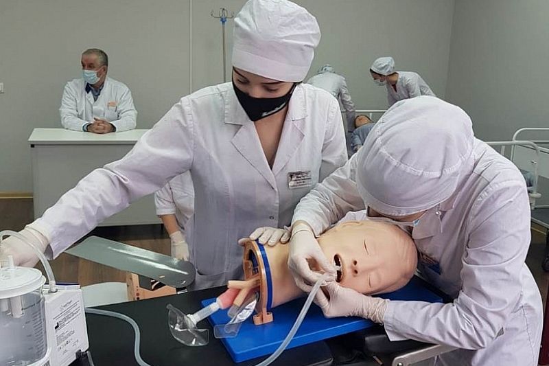 С начала года в Региональном аккредитационно-симуляционном центре повысили квалификацию 348 кубанских медиков