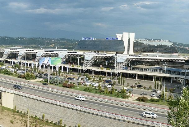 В аэропорту Сочи усилили меры безопасности
