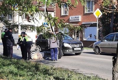 Водитель на иномарке сбил на пешеходном переходе маму с коляской. Младенец в тяжелом состоянии