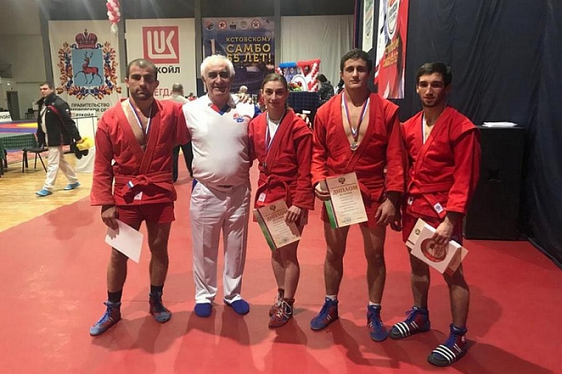 Спортсмены из Краснодарского края завоевали восемь медалей на Кубке России по самбо