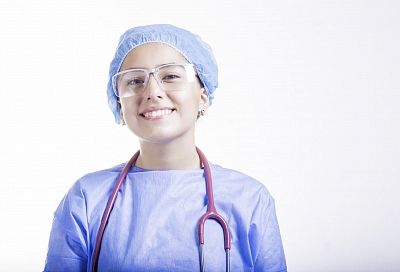 Стали известны зарплаты работающих с терапевтами медсестер в Краснодаре и Сочи