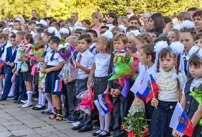 Губернатор Кубани Вениамин Кондратьев поздравил жителей с Днем знаний