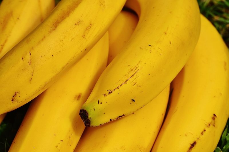 Почему не стоит выбрасывать кожуру банана: 6 способов ее применения